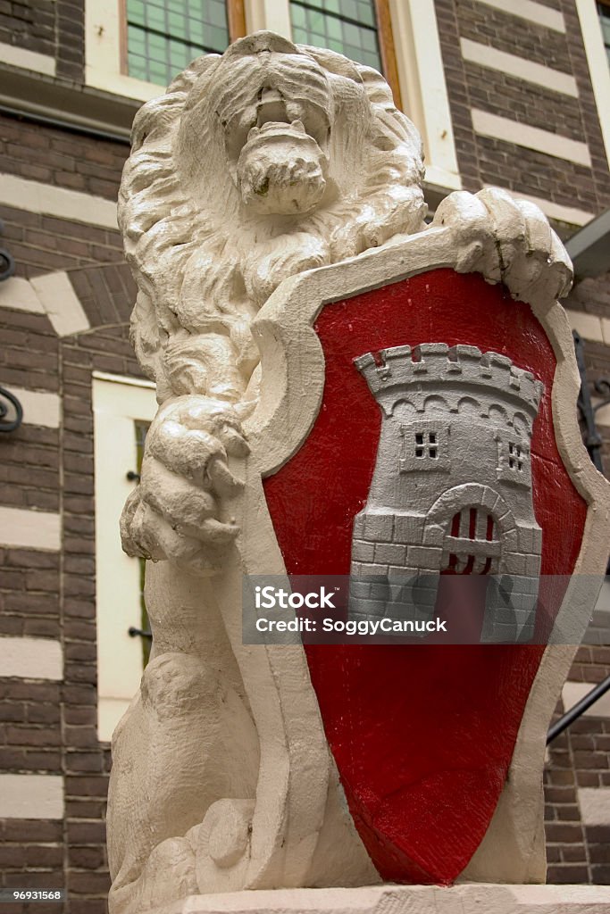 Lion et shield - Photo de Architecture libre de droits