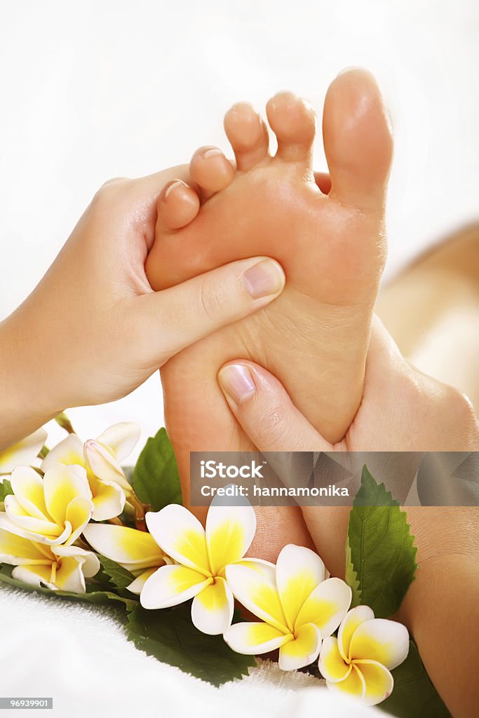 Esotica massaggio ai piedi - Foto stock royalty-free di Riflessologia