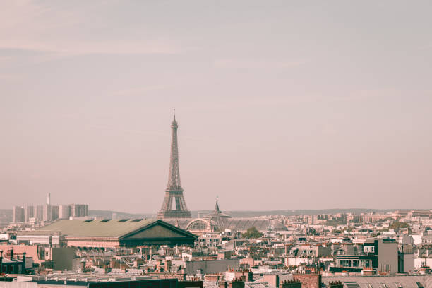 istock Cityscape view on the beautiful buildings and Eiffel tower 969407654