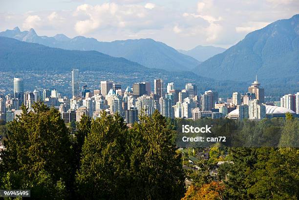 Estação Do Centro Da Cidade De Vancouver Horizonte - Fotografias de stock e mais imagens de Cor verde - Cor verde, Vancouver, Ajardinado