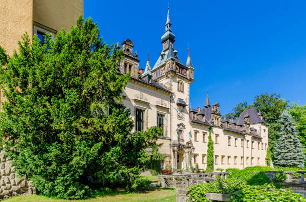 kliczkow renacimiento castillo, baja silesia, polonia. - neobaroque fotografías e imágenes de stock