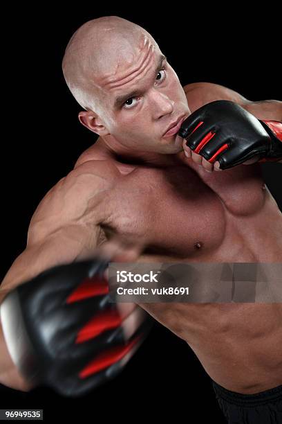 Skurcz Fighter W Akcji - zdjęcia stockowe i więcej obrazów Bez koszulki - Bez koszulki, Boks - sport, Czarne tło