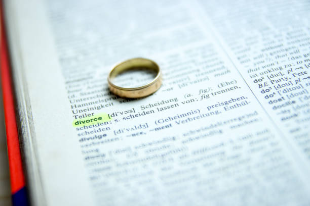 istock English - German Open Dictionary with Highlighted Word 