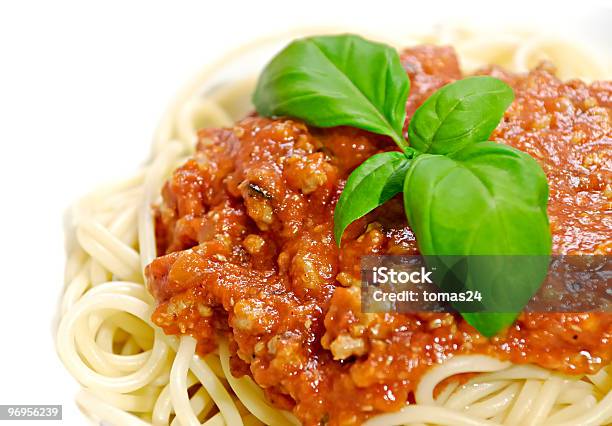 Spaghetti Bolognaise Stockfoto und mehr Bilder von Basilikum - Basilikum, Bolognese-Sauce, Cannelloni