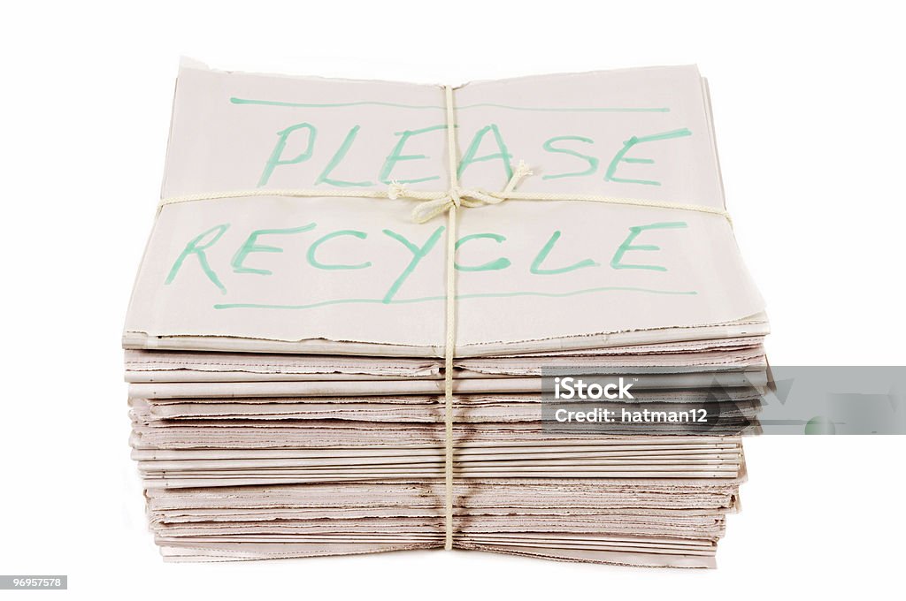 Periódico con el reciclado de aviso previo - Foto de stock de Periódico libre de derechos