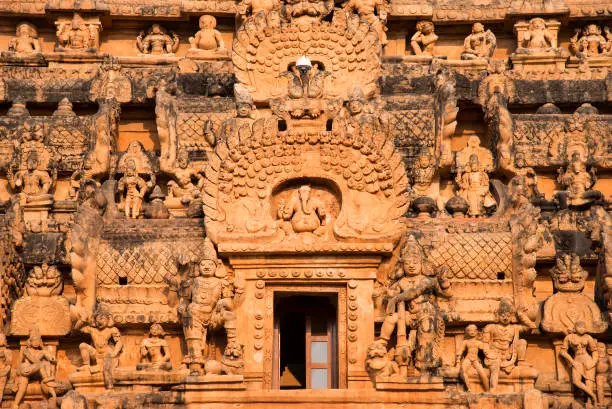 Close view of the Vimana sculptures, Brihadishvara Temple, Thanjavur, Tamil Nadu, India