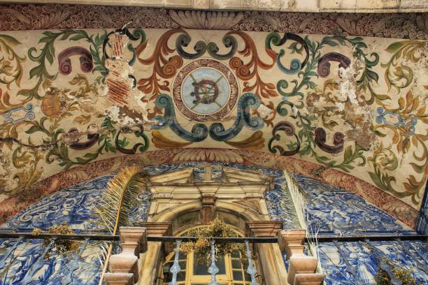 istock Old painted and tiled facade in Obidos 969662388