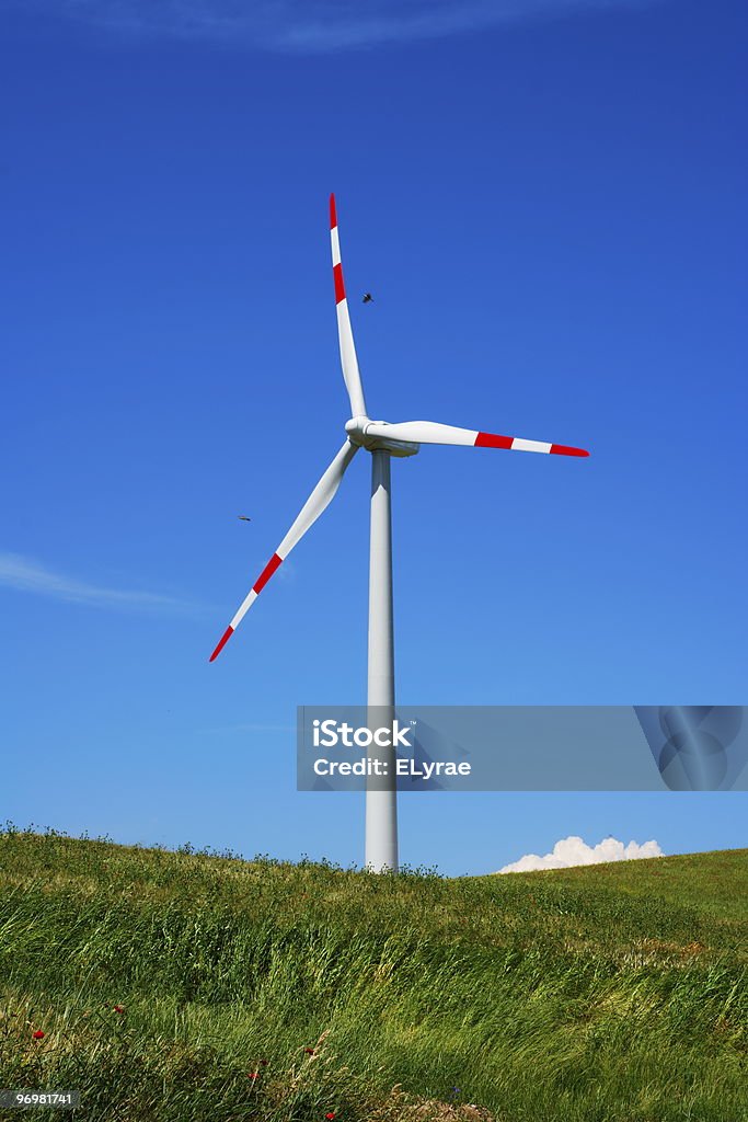 Lonely Turbina Eólica - Foto de stock de Agricultura royalty-free