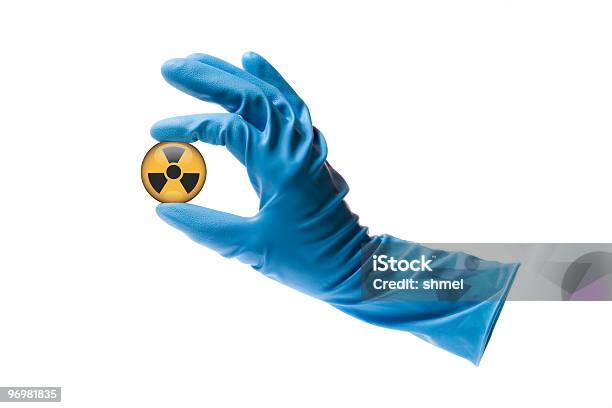 危険な放射能ノ原子力 - おびえるのストックフォトや画像を多数ご用意 - おびえる, こっそり, カラー画像