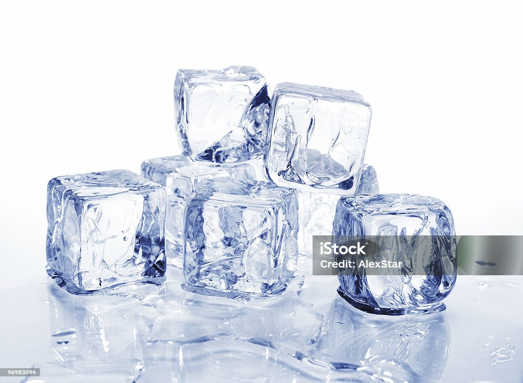 Cubos de gelo, 2 - Foto de stock de Cubo de Gelo royalty-free