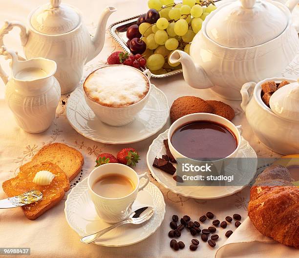 Prima Colazione Italiana - Fotografie stock e altre immagini di Bibita - Bibita, Biscotto secco, Bollitore del tè