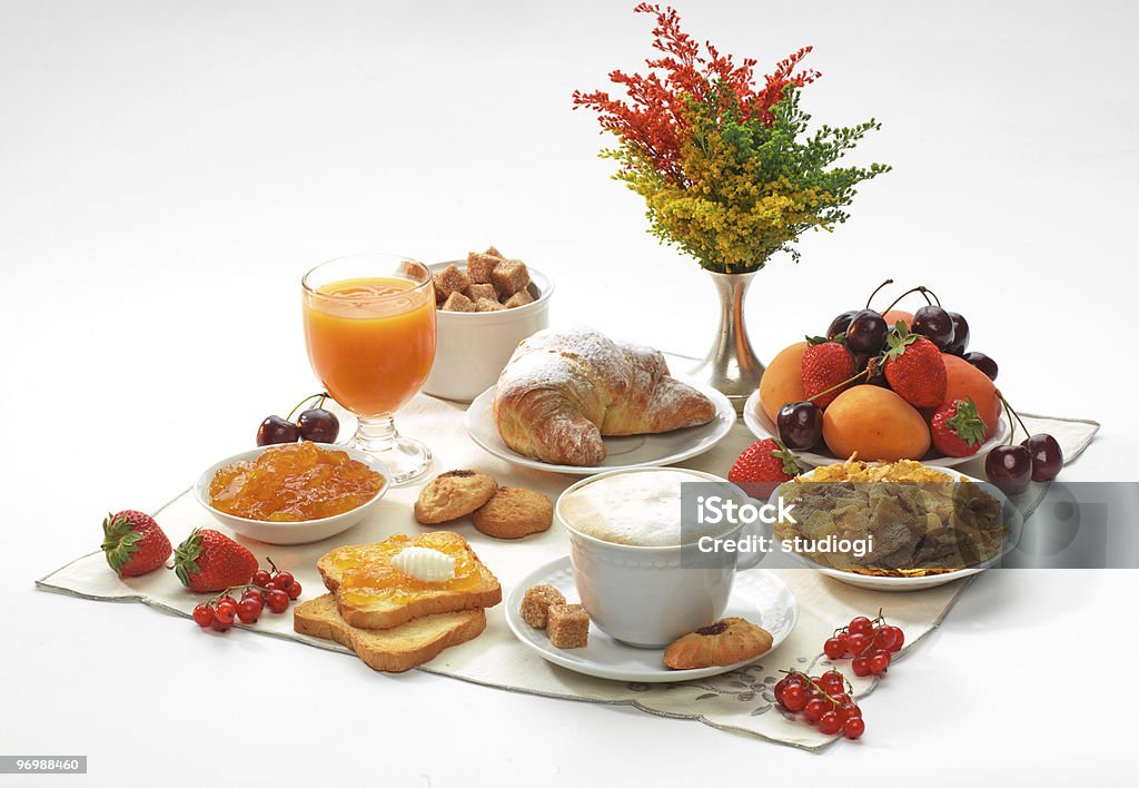 Petit-déjeuner italien avec un cappuccino - Photo de Abricot libre de droits