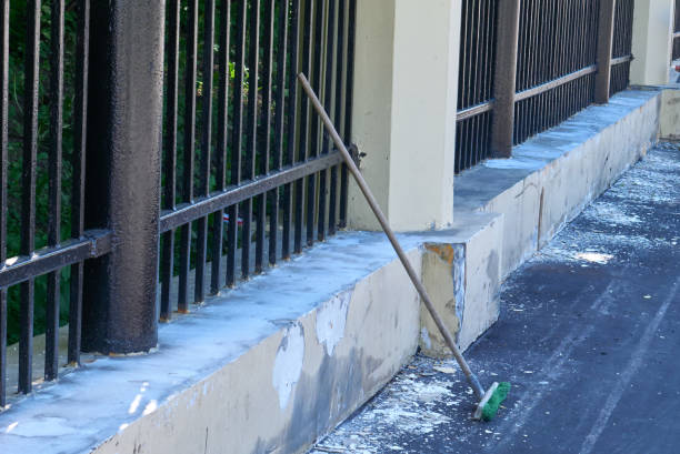 istock Ridding the streets of rubbish. 969904204