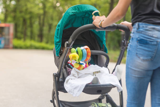 istock Mother and Daughter Playing in Park on a Nice Day 969912688