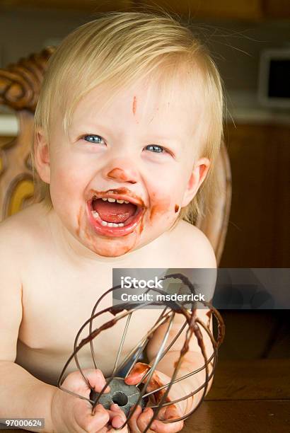 Adoro De Chocolate - Fotografias de stock e mais imagens de Alegria - Alegria, Batedor de Ovos Manual, Bebé