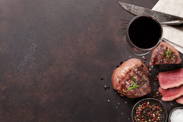 istock Grilled fillet steak with wine 970050842