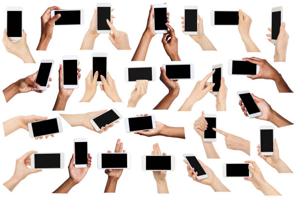 colagem de multiétnicas mãos segurando móvel, isolado no branco - smart phone telephone human hand mobile phone - fotografias e filmes do acervo