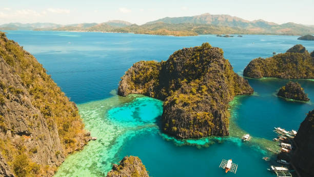 piękna laguna w kayangan lake, filipiny, coron, palawan - kayangan lake zdjęcia i obrazy z banku zdjęć