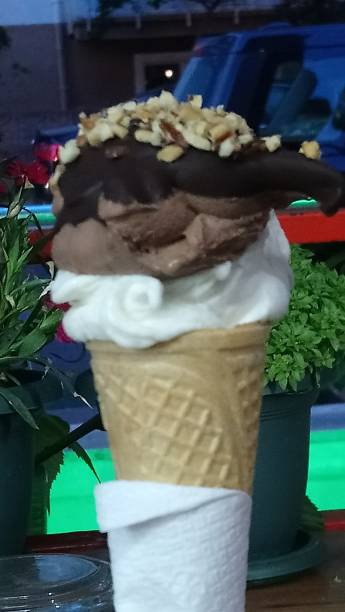 istock Wonderful ice cream Black and White love 970432968