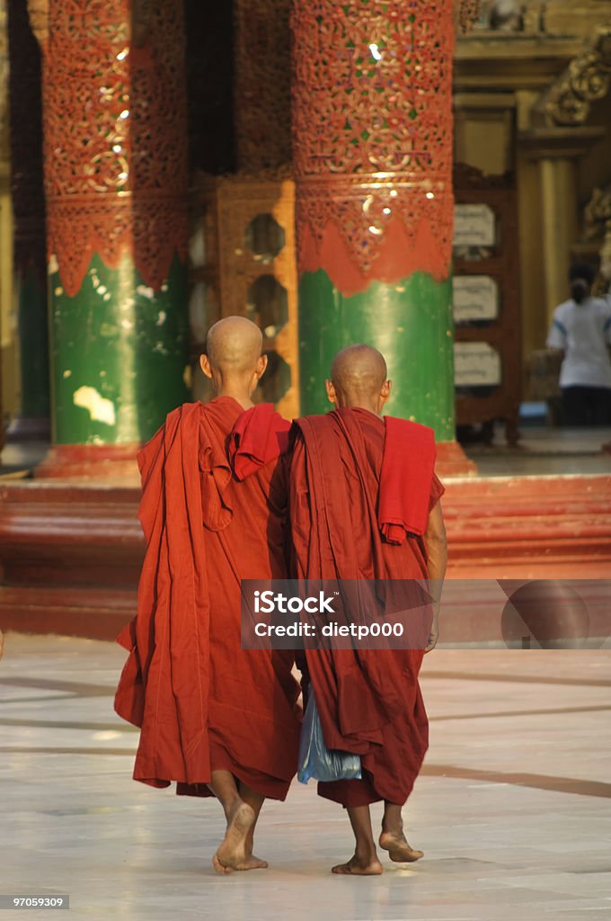 Myanmar/Birmania-Monaci buddisti - Foto stock royalty-free di Ambientazione esterna