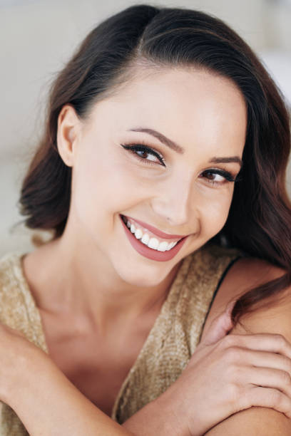 istock Dreamy beautiful lady with evening makeup 970816788