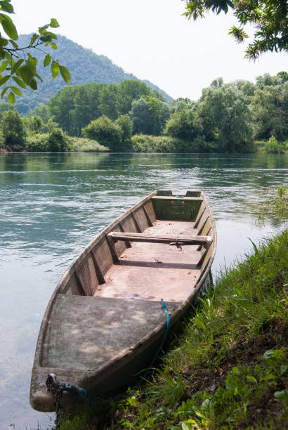 istock Old and typical boat of Adda river 970895928
