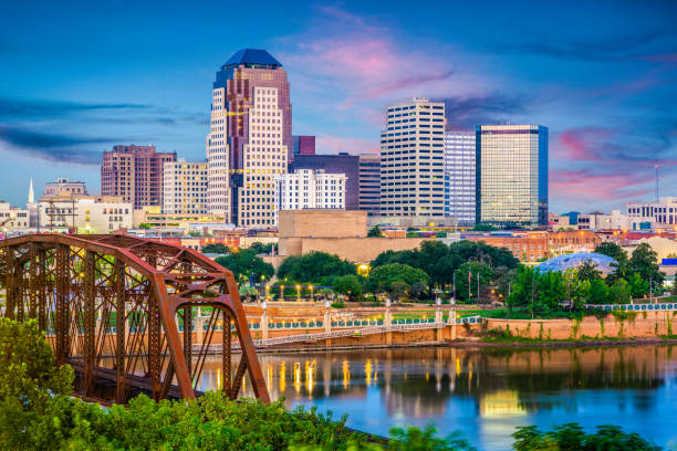 Shreveport, Louisiana, USA Skyline Shreveport, Louisiana, USA skyline over the Red River at dusk. louisiana stock pictures, royalty-free photos & images