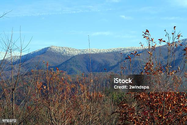 Photo libre de droit de Paysage De Montagne À Proximité Dasheville En Caroline Du Nord À Lautomne banque d'images et plus d'images libres de droit de Automne