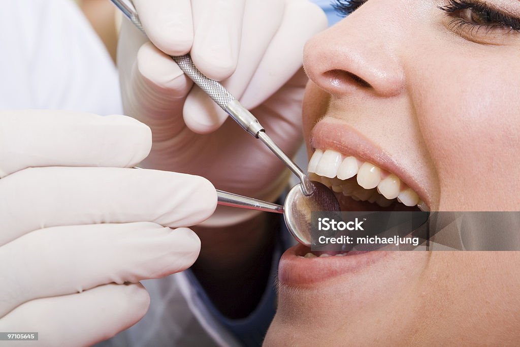 Paciente visita Dentista - Foto de stock de Aberto royalty-free
