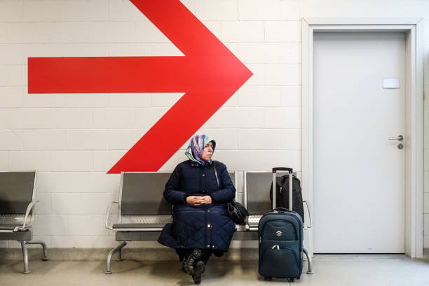 varsóvia, polônia - modlin airport - fotografias e filmes do acervo