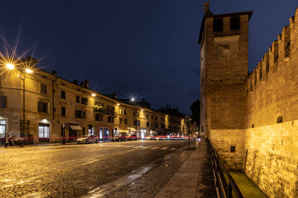 istock Castelvecchio building in Verona, Italy at night 971063810