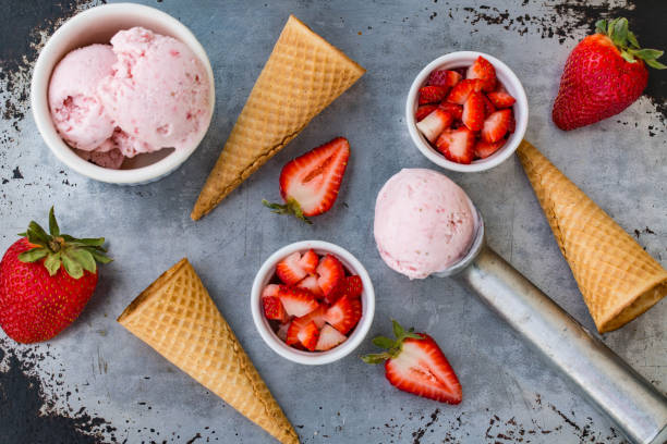 istock Lay Flat Strawberry Ice Cream Fruit Summer Treat 971066216