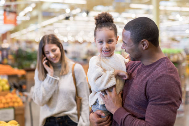 istock Family Outing to the Grocery Store 971224558