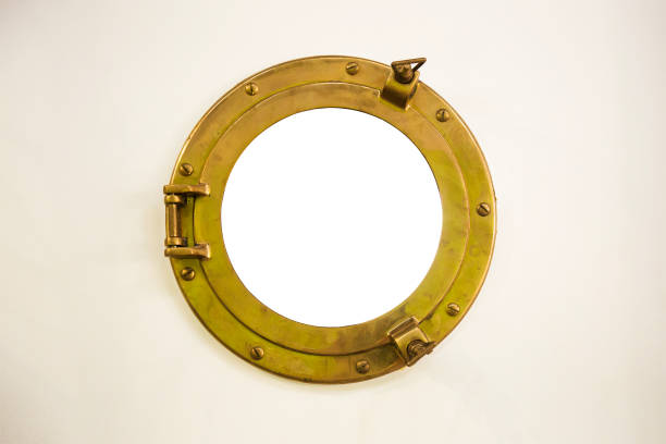 antiguo ojo de buey dorado con espacio vacío dentro del círculo - porthole fotografías e imágenes de stock