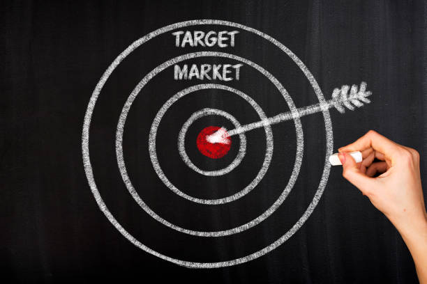 istock Focus on taeget market 971298618