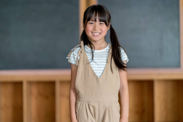 portrait of a young school girl - japanese girl imagens e fotografias de stock
