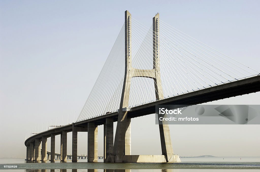 Moderne Brücke - Lizenzfrei Verkehrswesen Stock-Foto