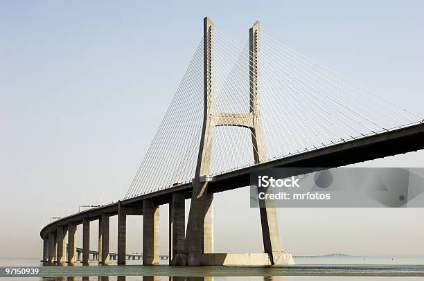 Moderne Brücke Stockfoto und mehr Bilder von Verkehrswesen - Verkehrswesen, Brücke, Anlegestelle