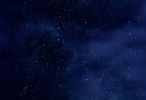cielo nocturno con estrellas y suave universo vía láctea como fondo o textura - azul oscuro fotos fotografías e imágenes de stock