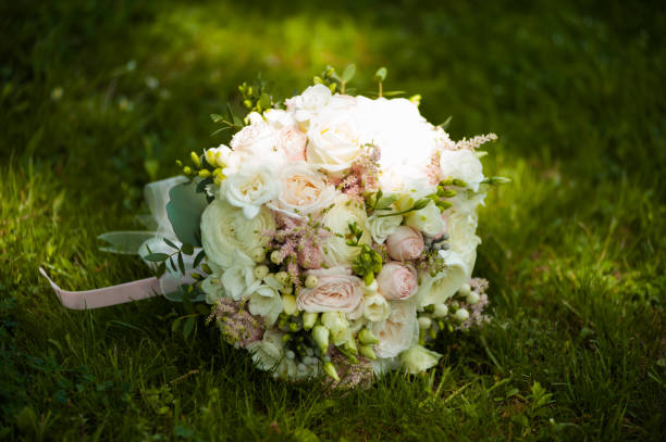 istock Beautiful bride with wedding bouquet 971675770
