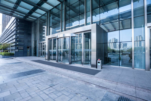 modern business office building exterior modern business office building exterior bank entrance stock pictures, royalty-free photos & images