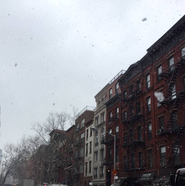istock Winter in the City 971869854