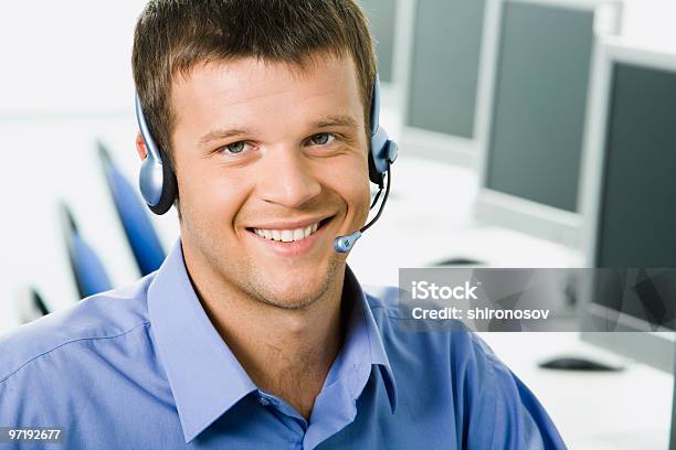Telefon Operator Stockfoto und mehr Bilder von Am Telefon - Am Telefon, Aushilfsverkäufer, Berufliche Beschäftigung