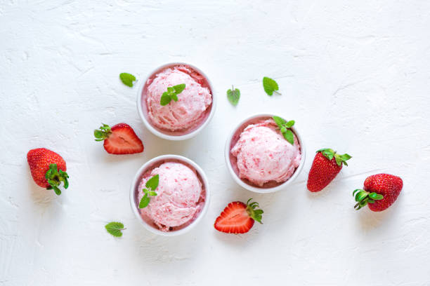 istock Strawberry ice cream 971955662