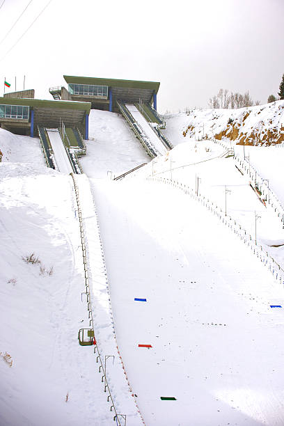 salto de esqui local. - ski jumping hill imagens e fotografias de stock