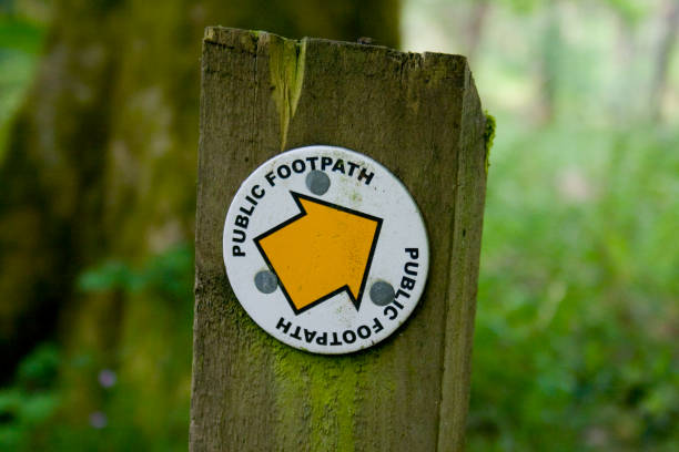 istock Public Footpath Arrow Sign 972055388