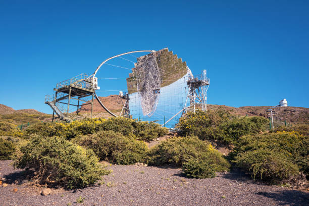 magic gamma ray telescope in orm observatory of roque de los muchachos, canary islands, spain. - astrophysic imagens e fotografias de stock