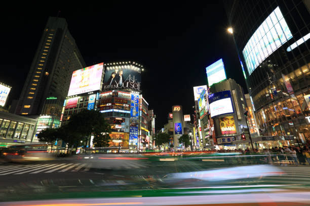 渋谷スクランブル交差点に東京,日本 - shibuya 109 ストックフォトと画像
