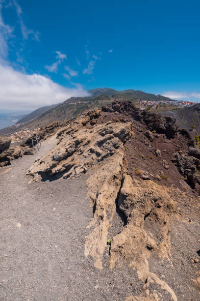 vulcano san antonio nell'isola di la palma, isole canarie, spagna. - travel la palma canary islands san antonio foto e immagini stock