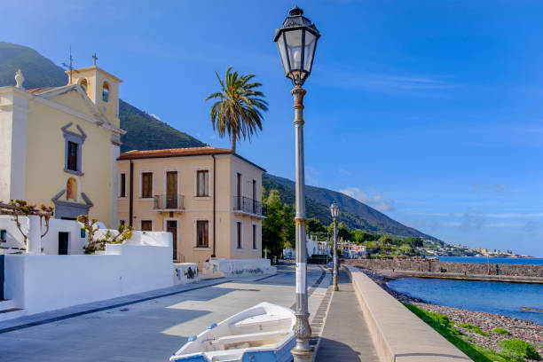 Lingua promenade on Salina, the second largest island in the Aeolian Islands (Sicily, Italy) Lingua promenade on Salina, the second largest island in the Aeolian Islands (Sicily, Italy) salina sicily stock pictures, royalty-free photos & images